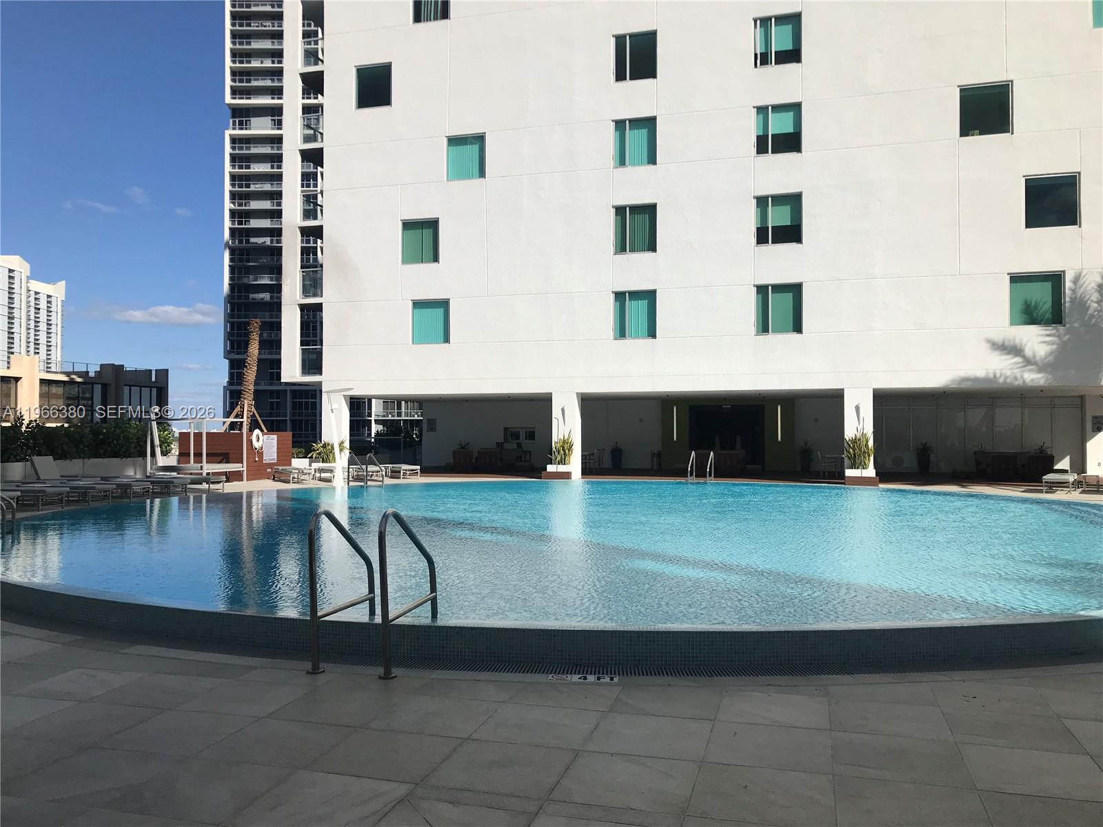 image 500 Brickell West3