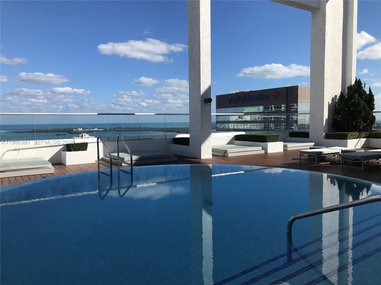 image 500 Brickell West4