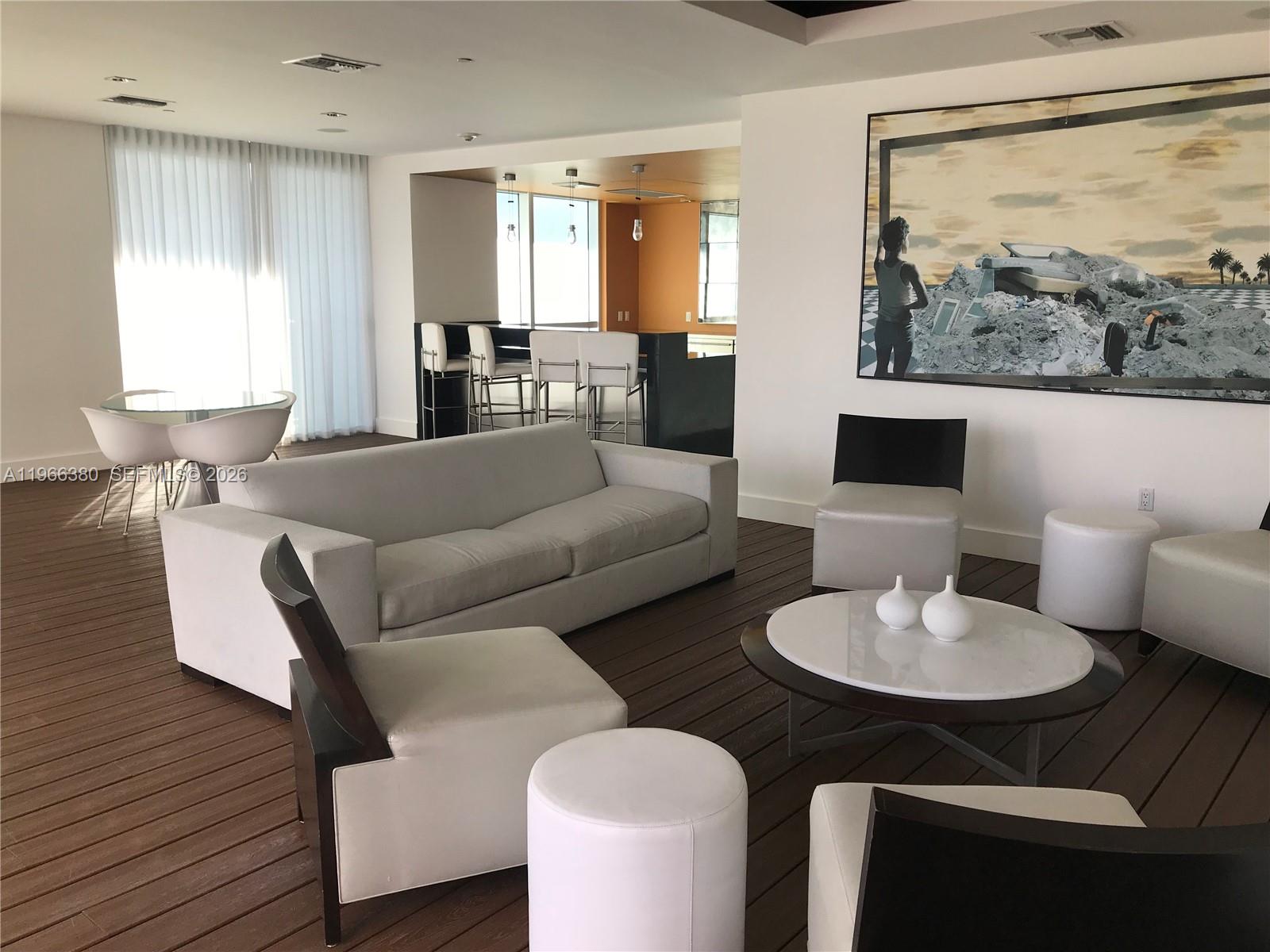 image 500 Brickell West5