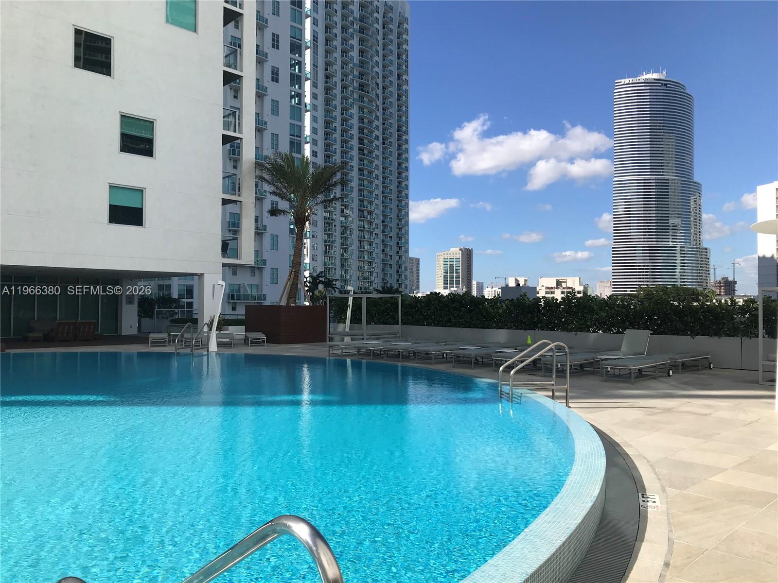 image 500 Brickell West7
