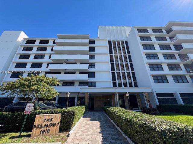 10101 E Bay Hbr Dr #401 Bay Harbor Islands, FL 33154