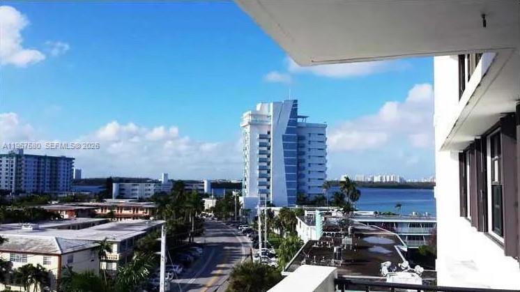 10101 E Bay Hbr Dr #401 Bay Harbor Islands, FL 33154