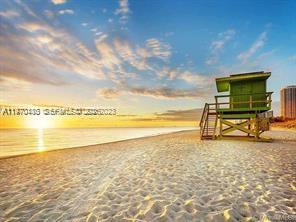 5445 Collins Ave #721