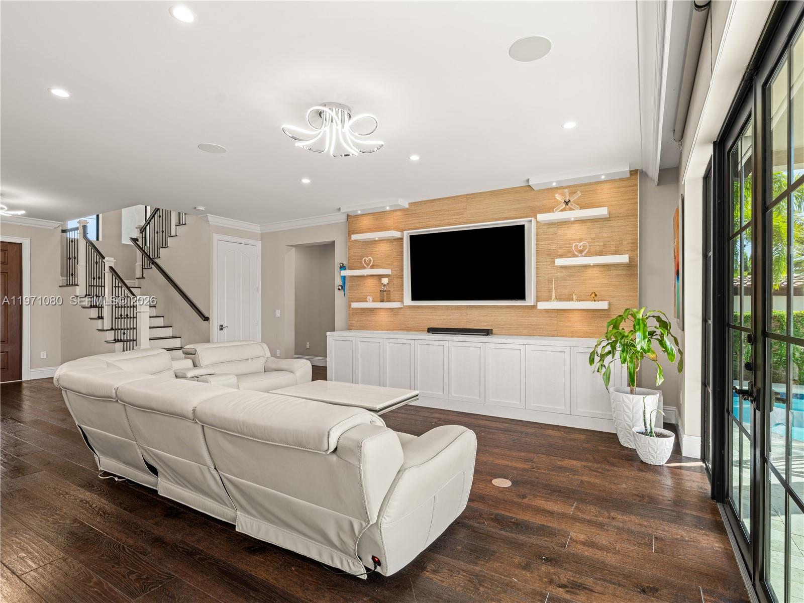 2512 SE 9th St Pompano Beach, FL 33062