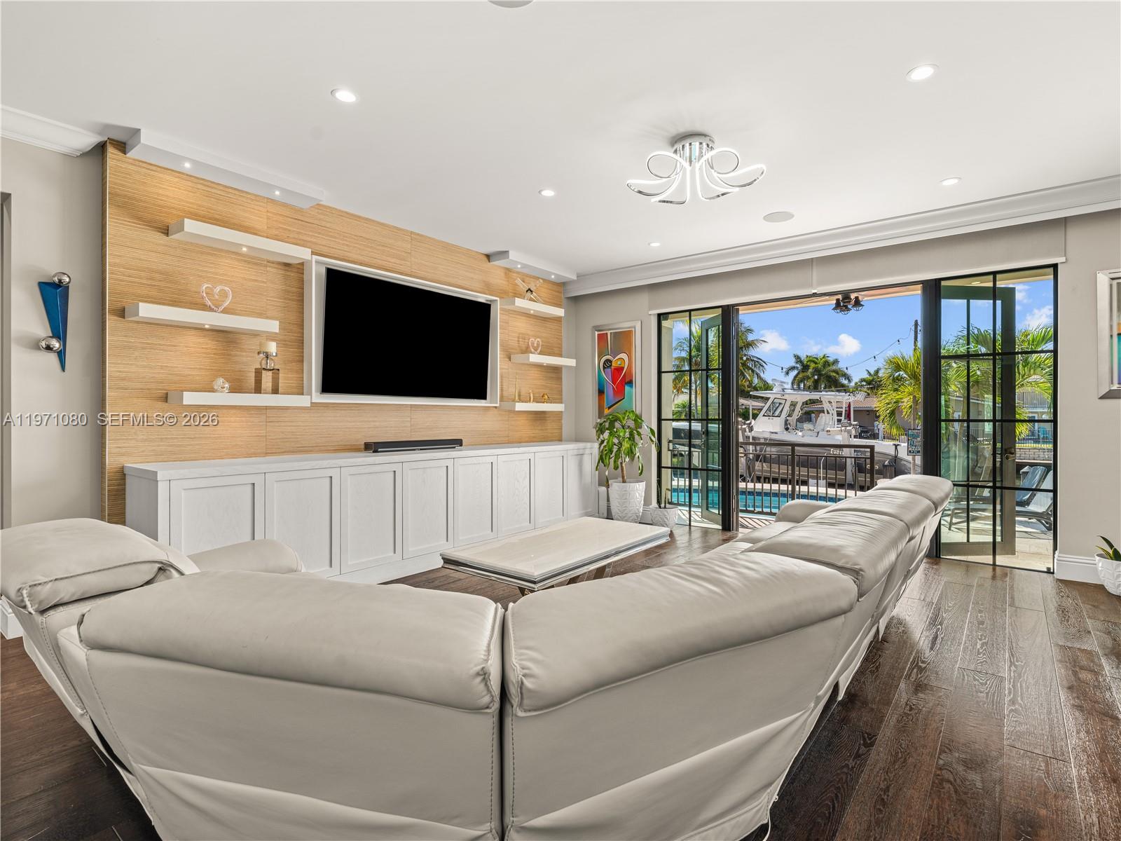 2512 SE 9th St Pompano Beach, FL 33062