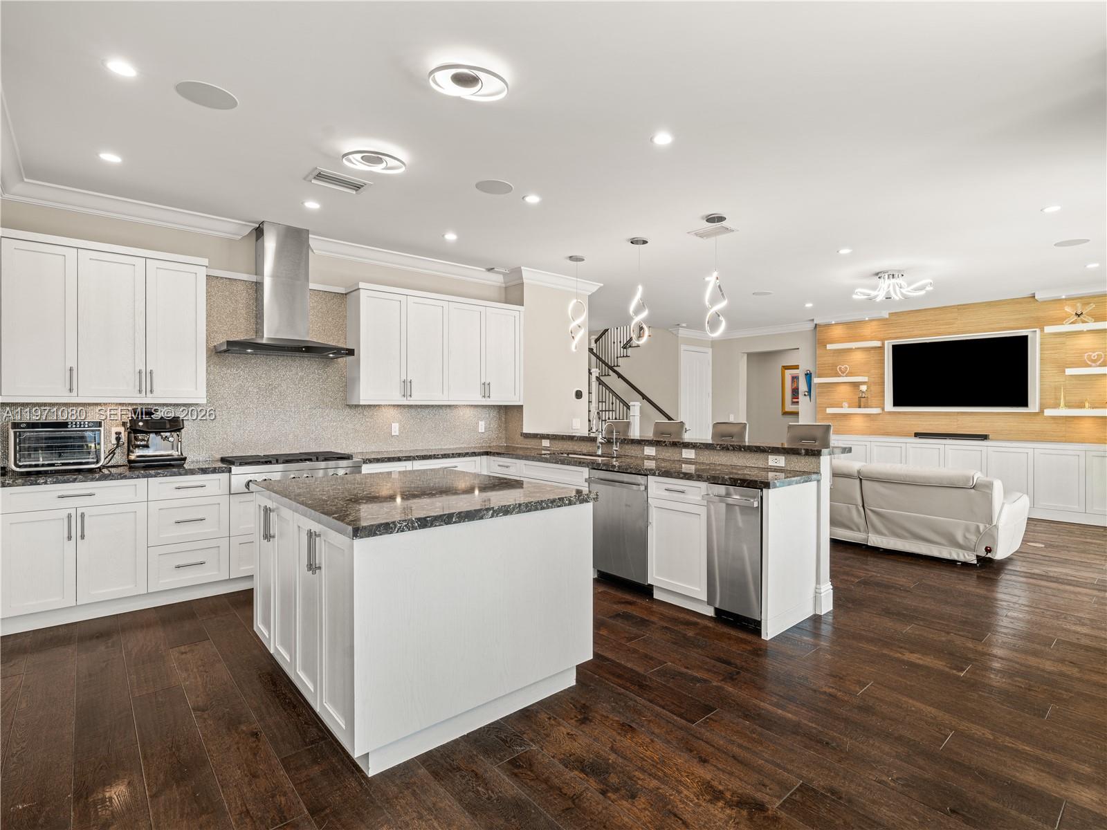 2512 SE 9th St Pompano Beach, FL 33062