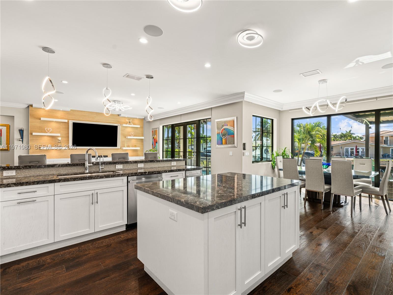 2512 SE 9th St Pompano Beach, FL 33062