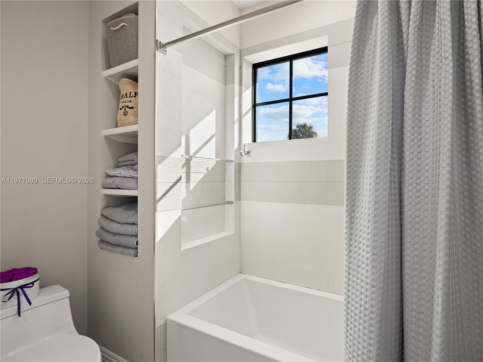 2512 SE 9th St Pompano Beach, FL 33062