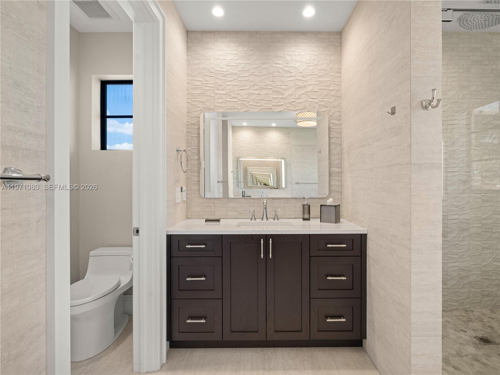 2512 SE 9th St Pompano Beach, FL 33062