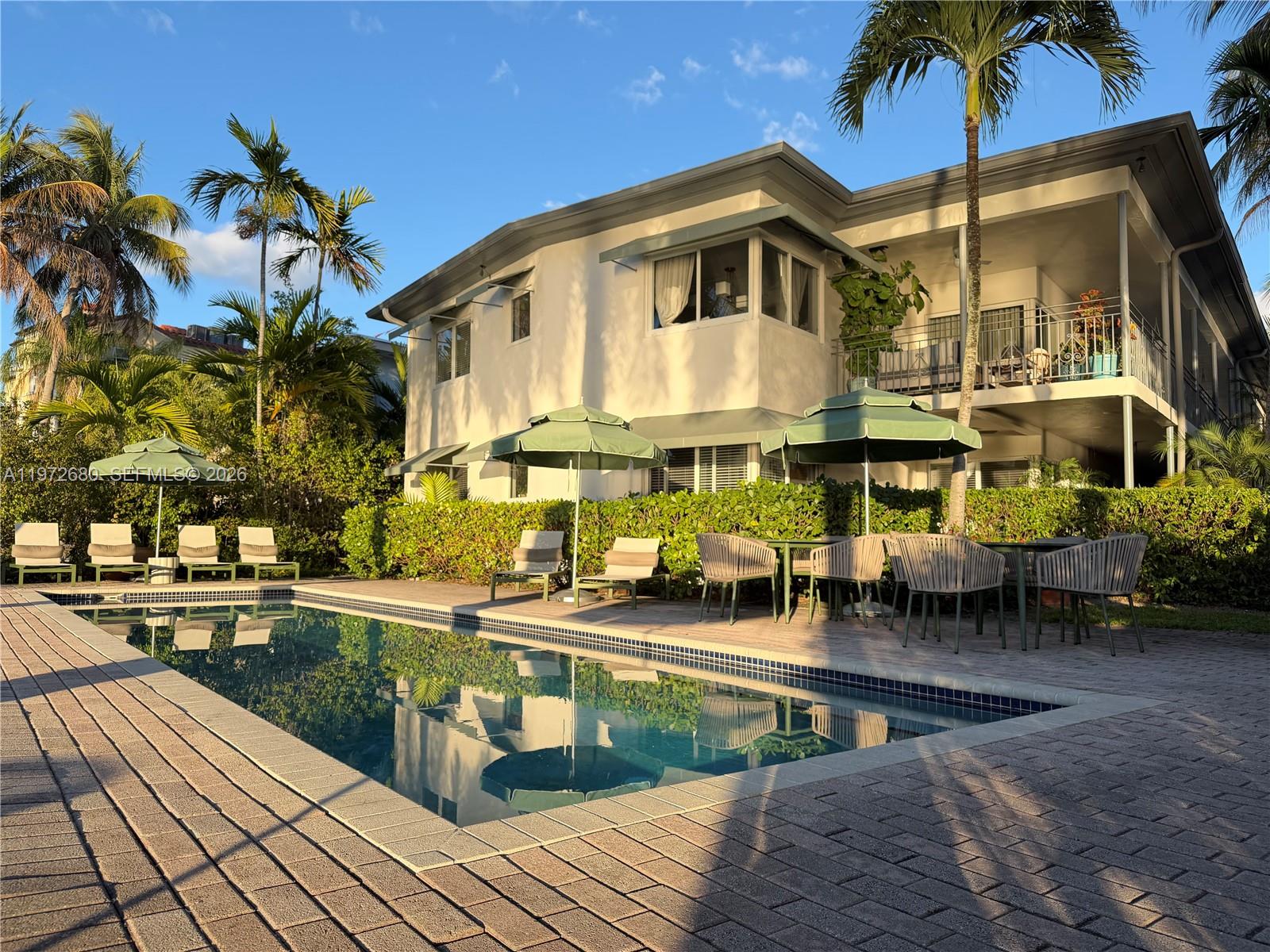 4780 Pine Tree Dr #8 Miami Beach, FL 33140