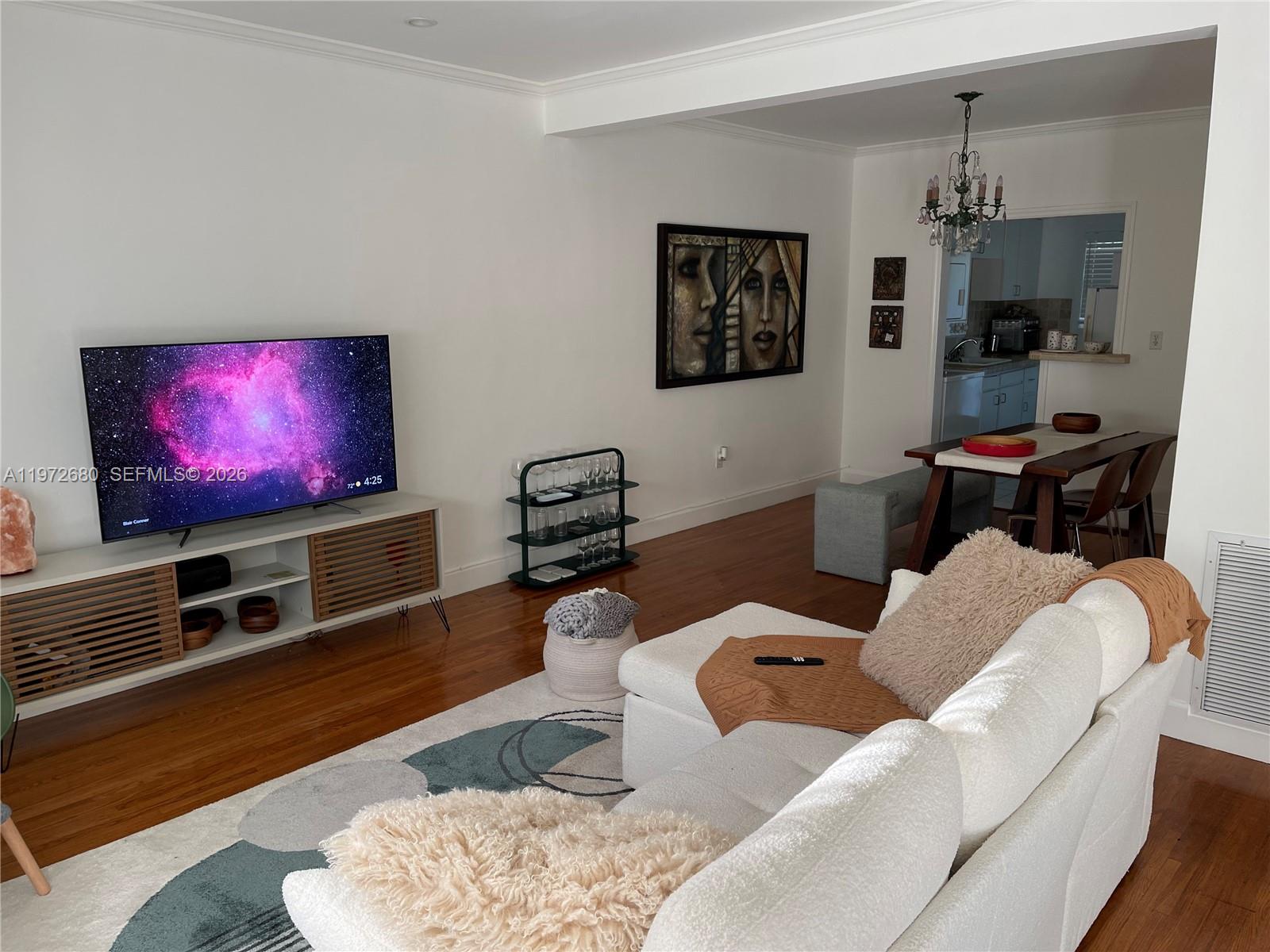 4780 Pine Tree Dr #8 Miami Beach, FL 33140