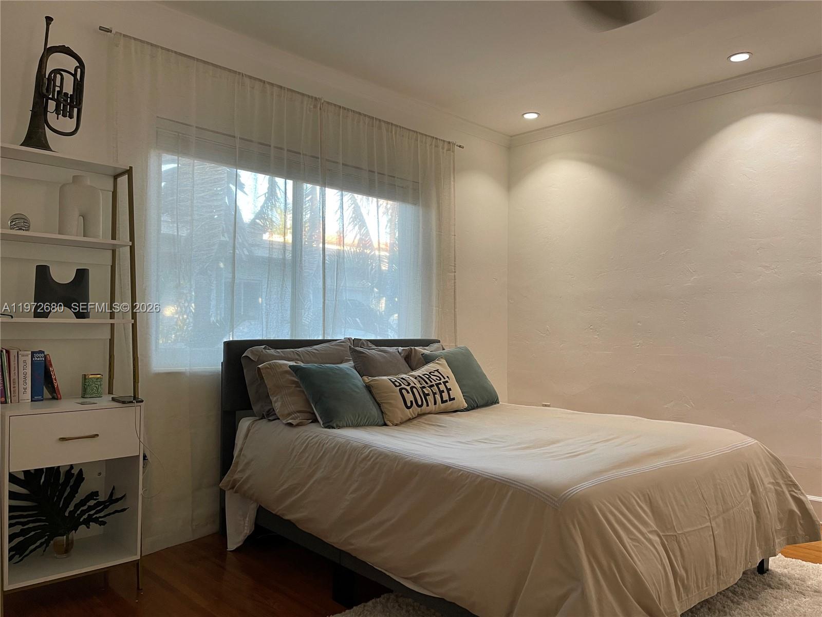 4780 Pine Tree Dr #8 Miami Beach, FL 33140