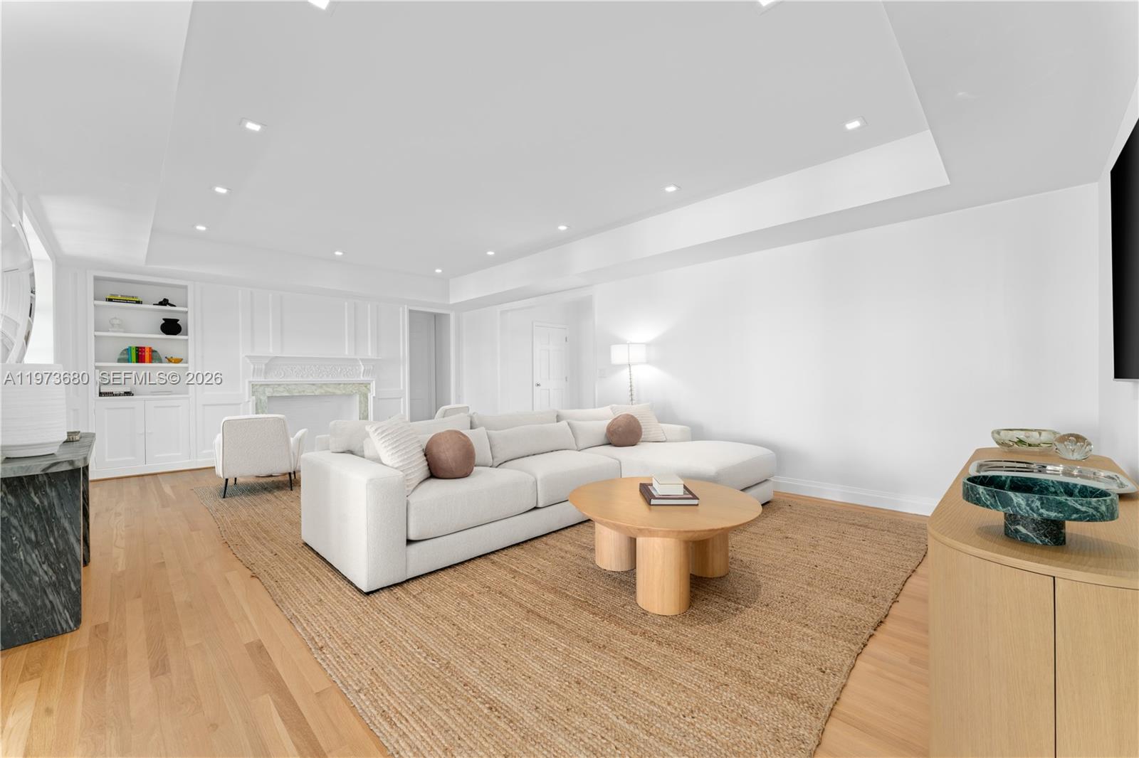 6675 Roxbury Ln Miami Beach, FL 33141