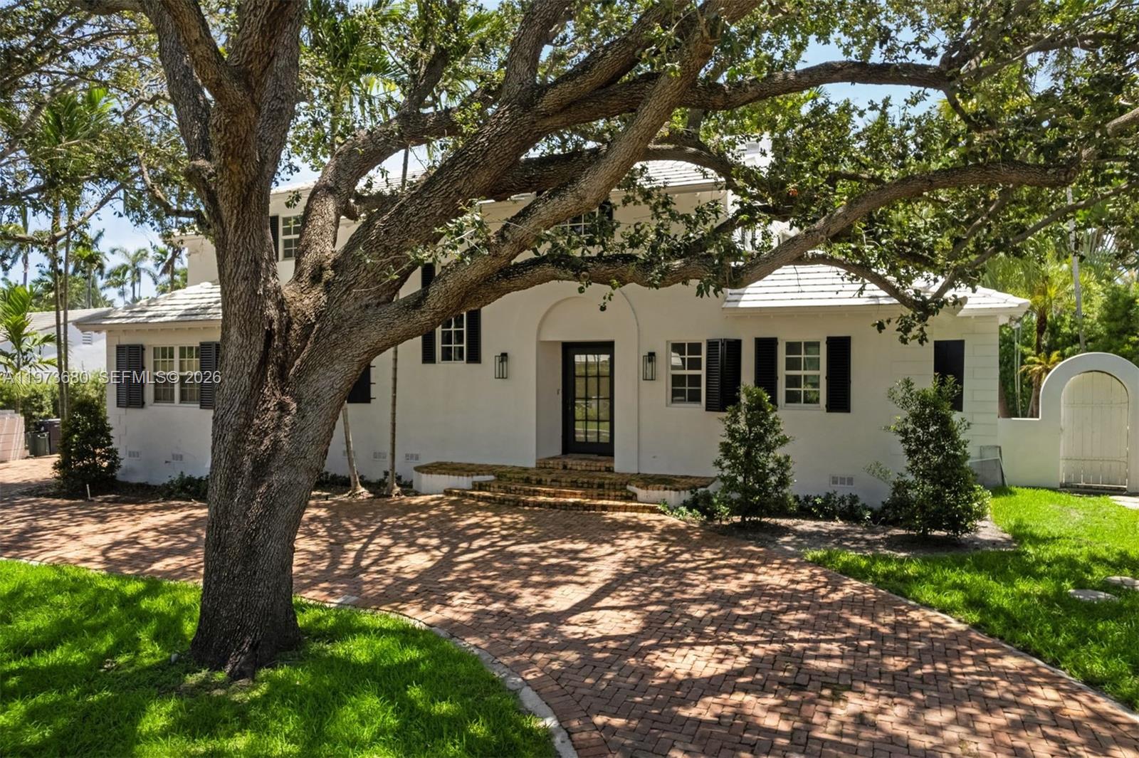 6675 Roxbury Ln Miami Beach, FL 33141