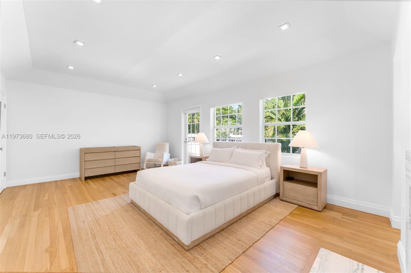 6675 Roxbury Ln Miami Beach, FL 33141