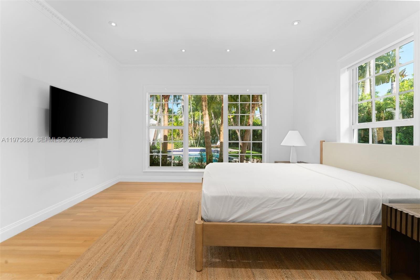 6675 Roxbury Ln Miami Beach, FL 33141