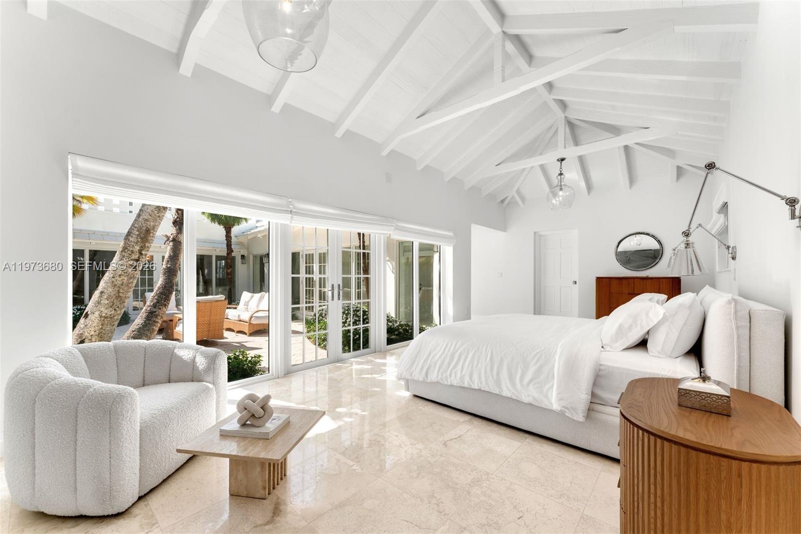 6675 Roxbury Ln Miami Beach, FL 33141