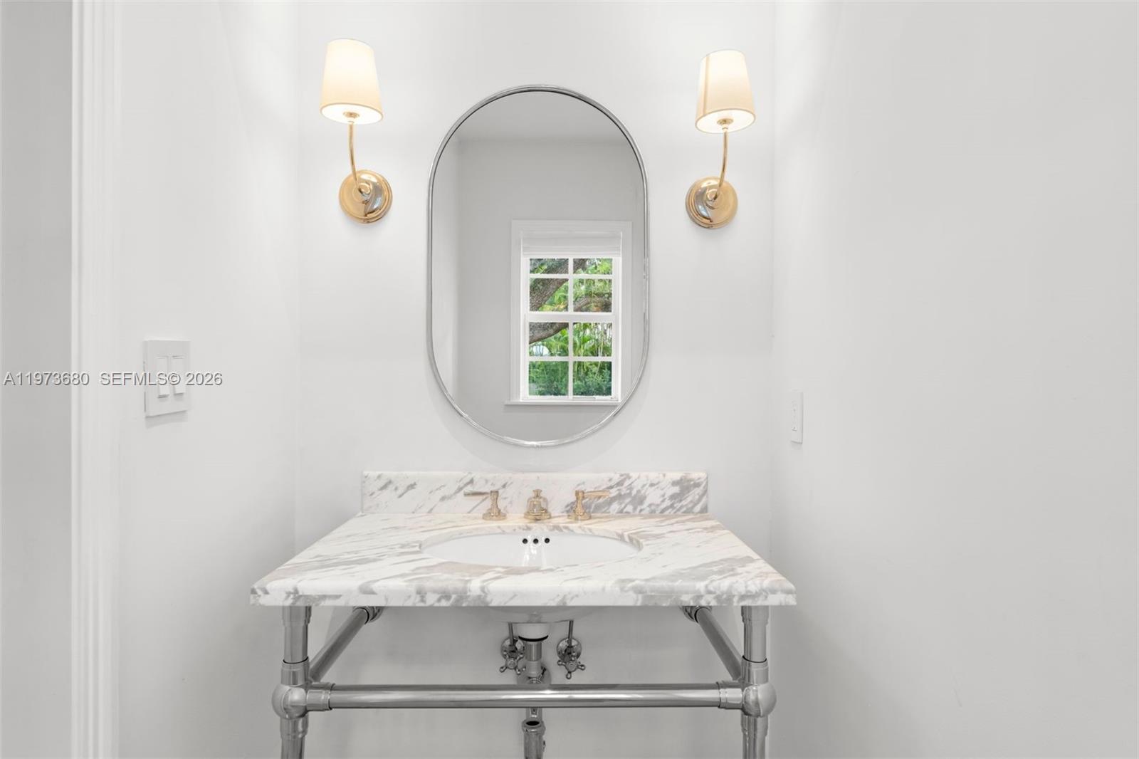 6675 Roxbury Ln Miami Beach, FL 33141