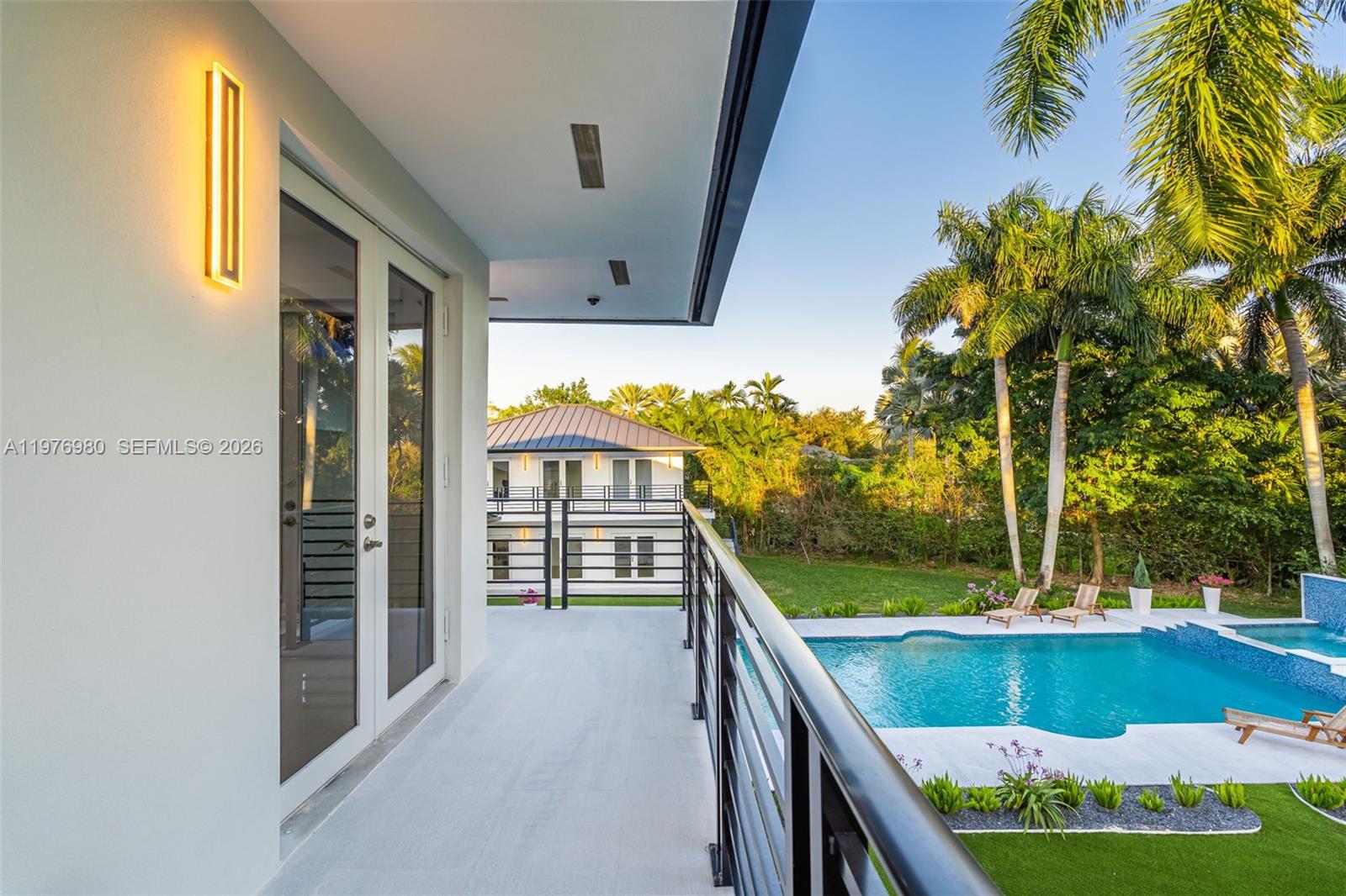 6290 SW 130th Ter Pinecrest, FL 33156