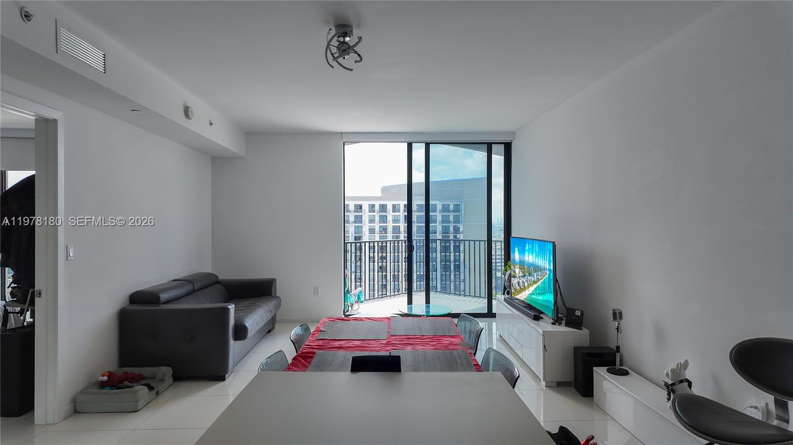 5300 Paseo Blvd #1807 Doral, FL 33166