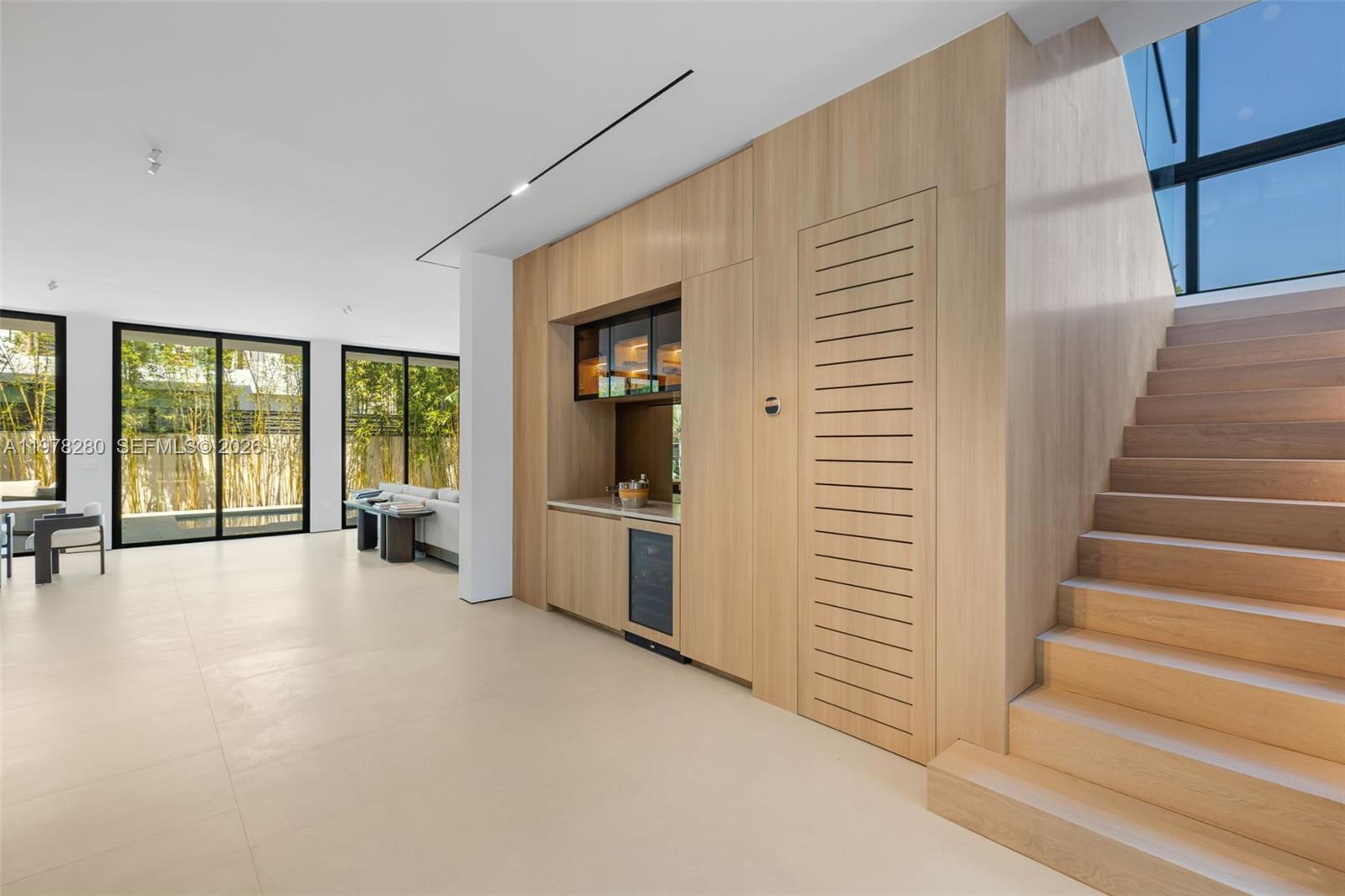 3457 Oak Ave Miami, FL 33133