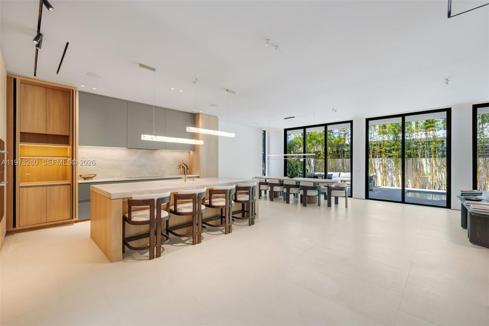 3457 Oak Ave Miami, FL 33133