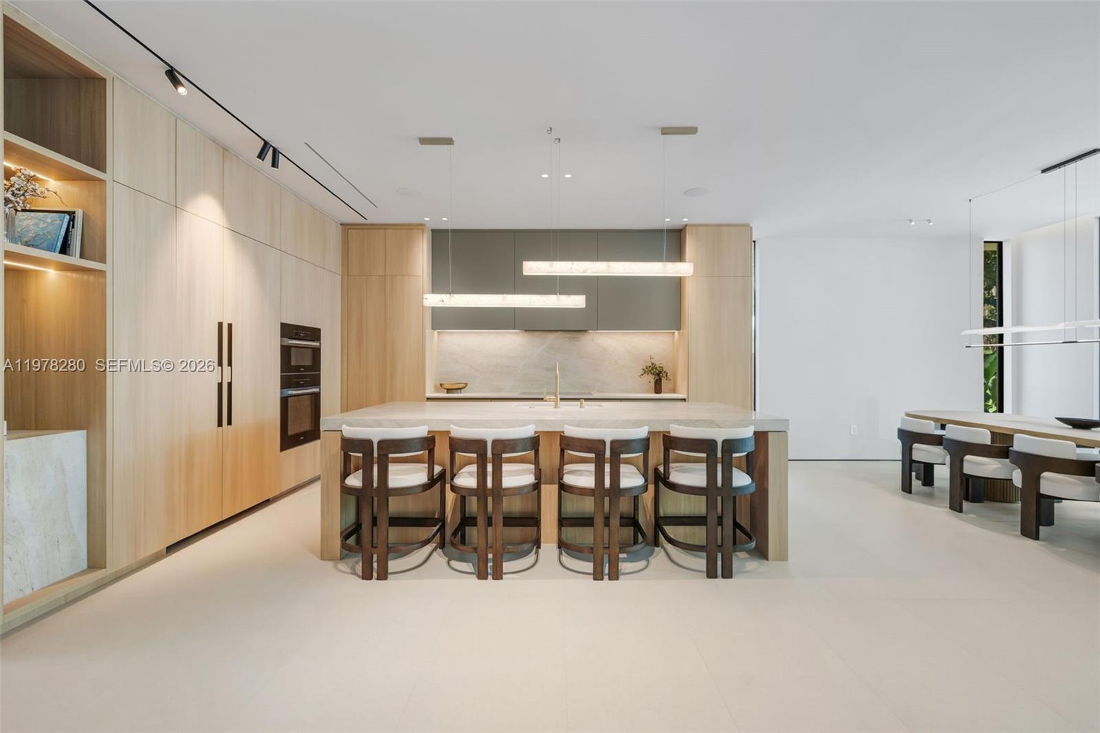 3457 Oak Ave Miami, FL 33133