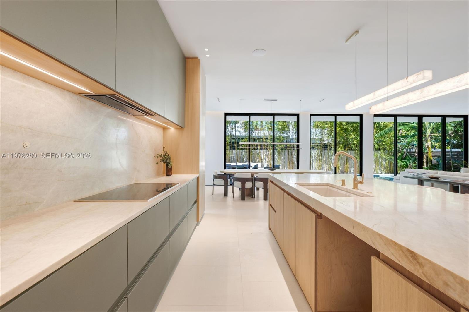 3457 Oak Ave Miami, FL 33133