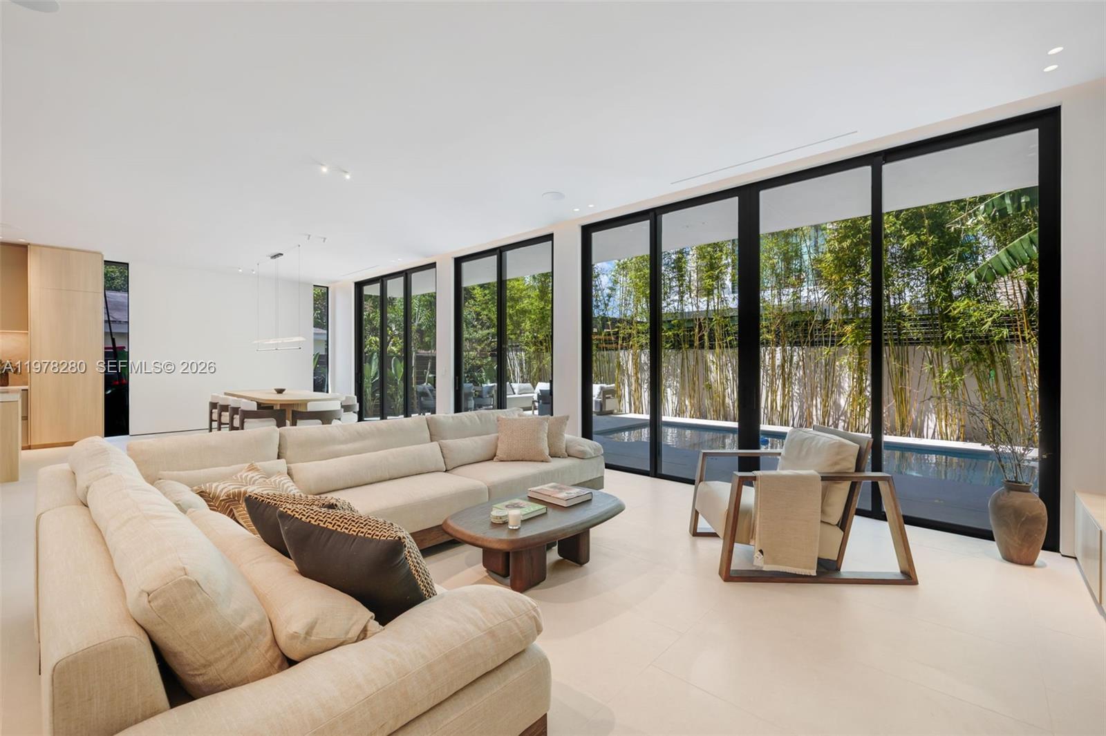 3457 Oak Ave Miami, FL 33133