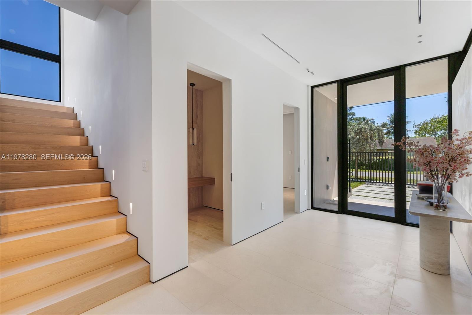 3457 Oak Ave Miami, FL 33133