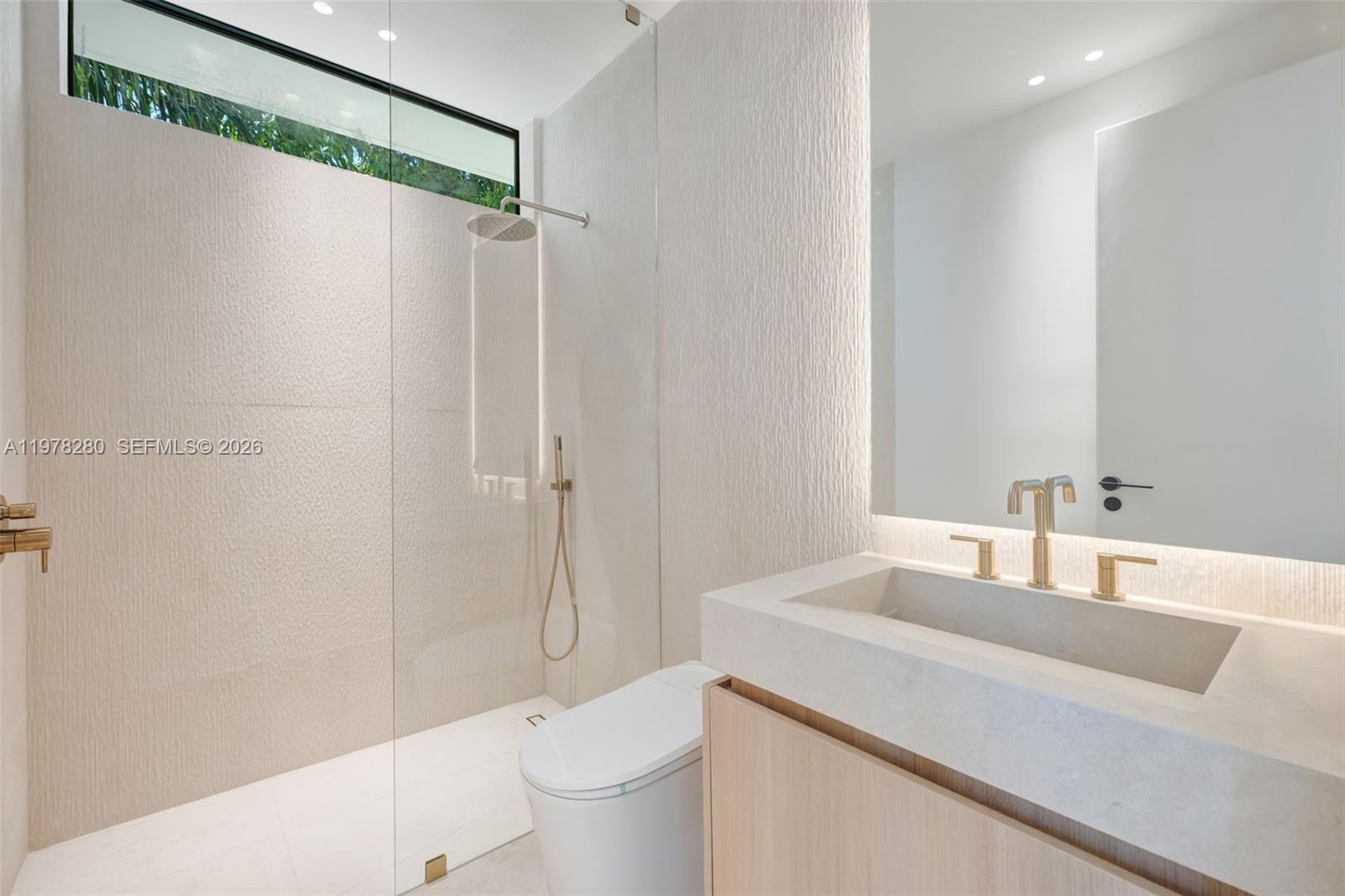 3457 Oak Ave Miami, FL 33133