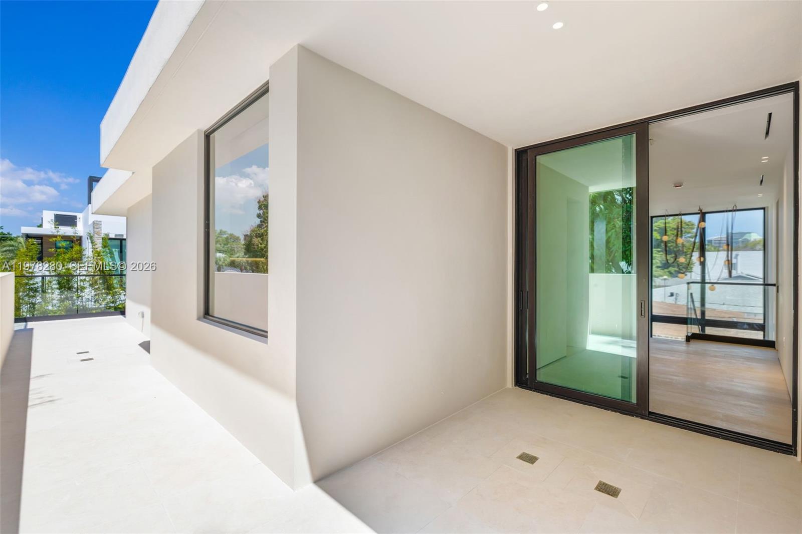 3457 Oak Ave Miami, FL 33133