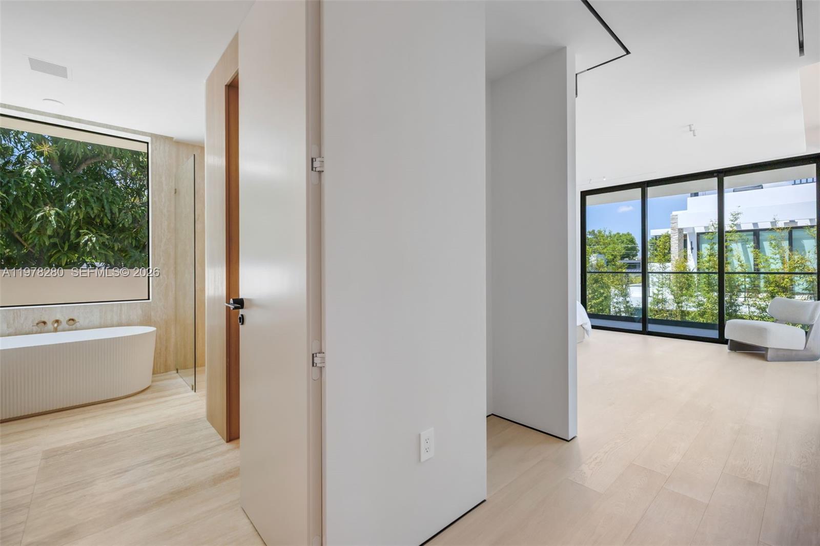 3457 Oak Ave Miami, FL 33133