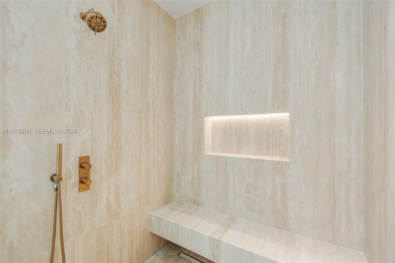 3457 Oak Ave Miami, FL 33133