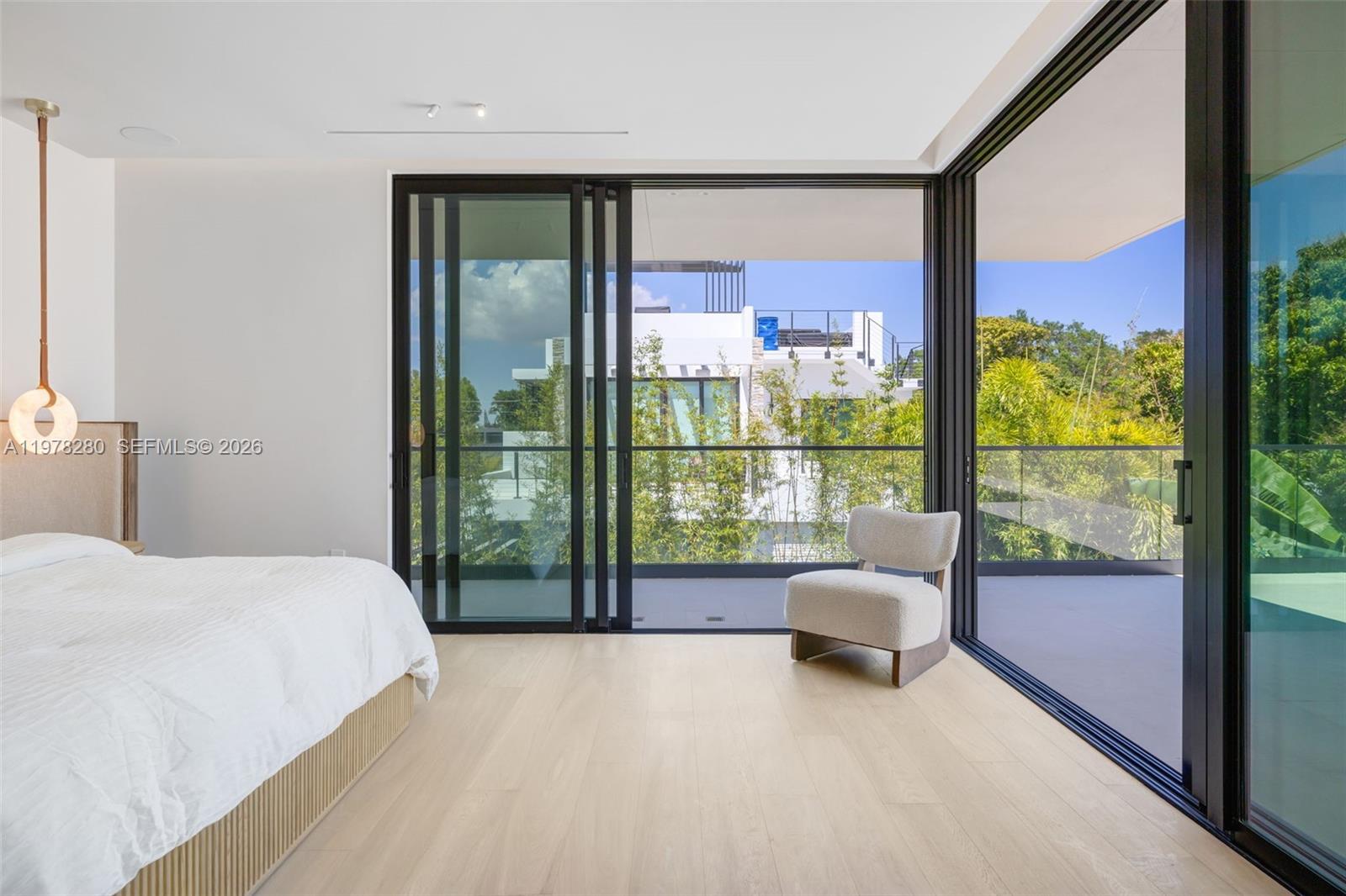 3457 Oak Ave Miami, FL 33133