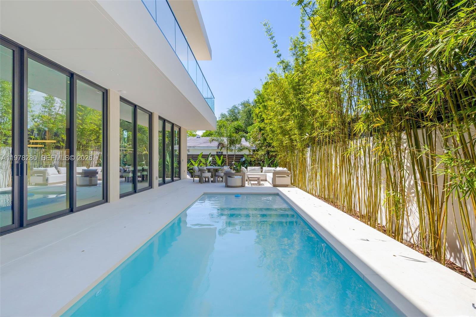 3457 Oak Ave Miami, FL 33133