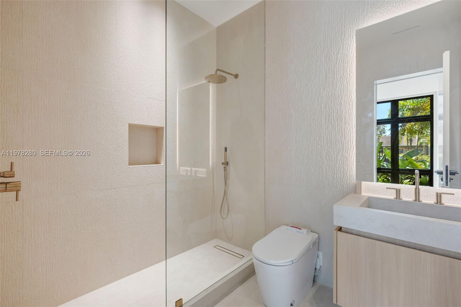 3457 Oak Ave Miami, FL 33133