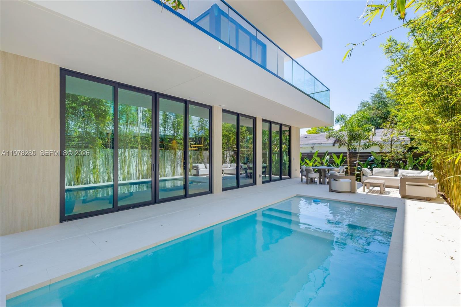 3457 Oak Ave Miami, FL 33133