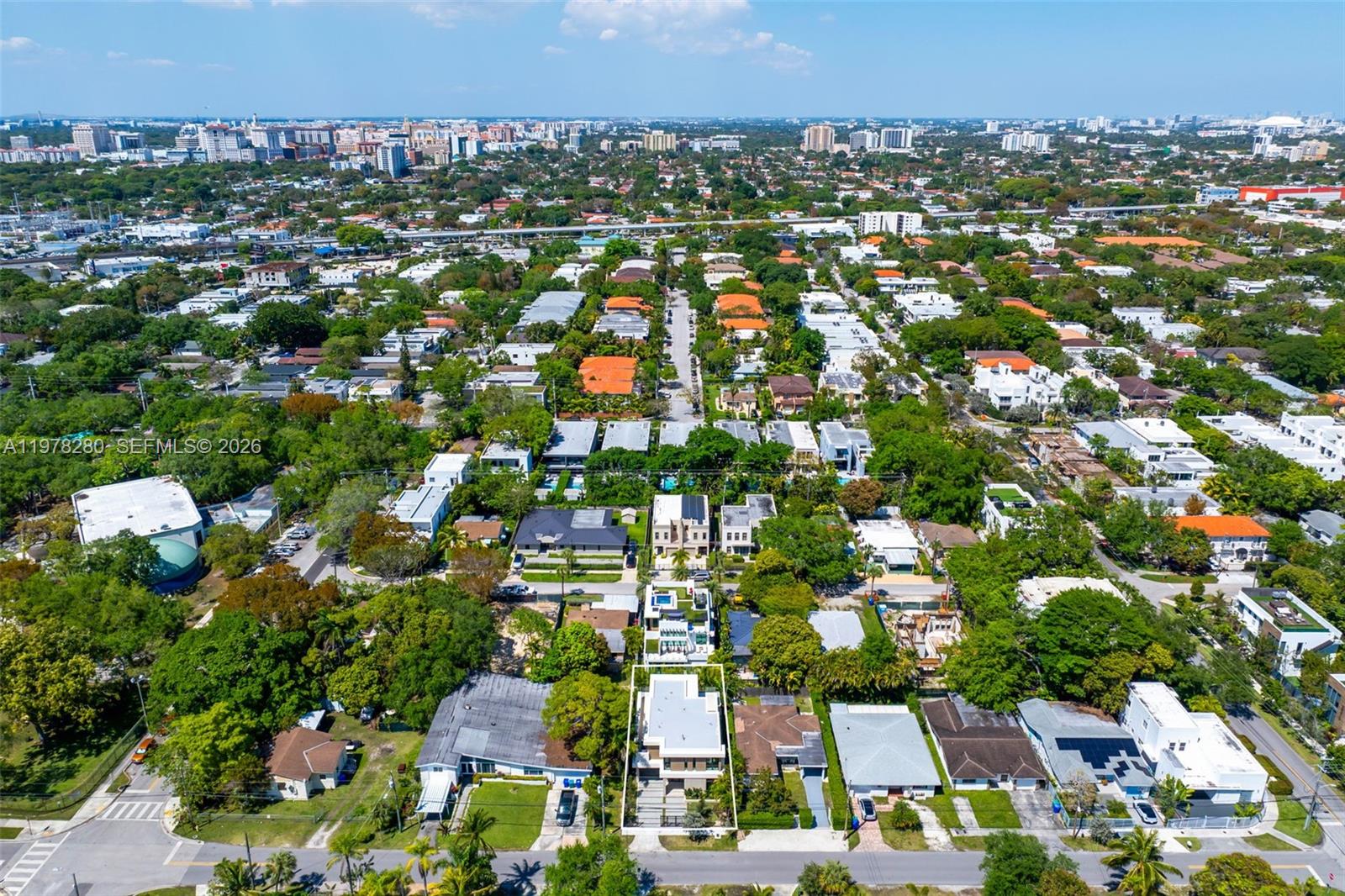 3457 Oak Ave Miami, FL 33133