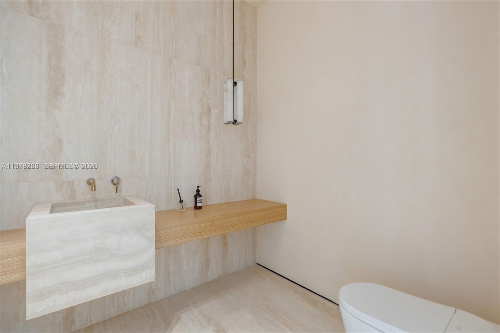 3457 Oak Ave Miami, FL 33133