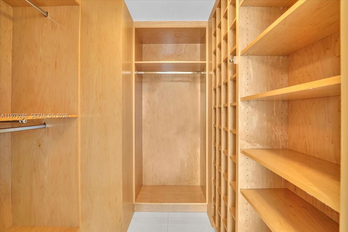 400 S Pointe Dr #1910 Miami Beach, FL 33139