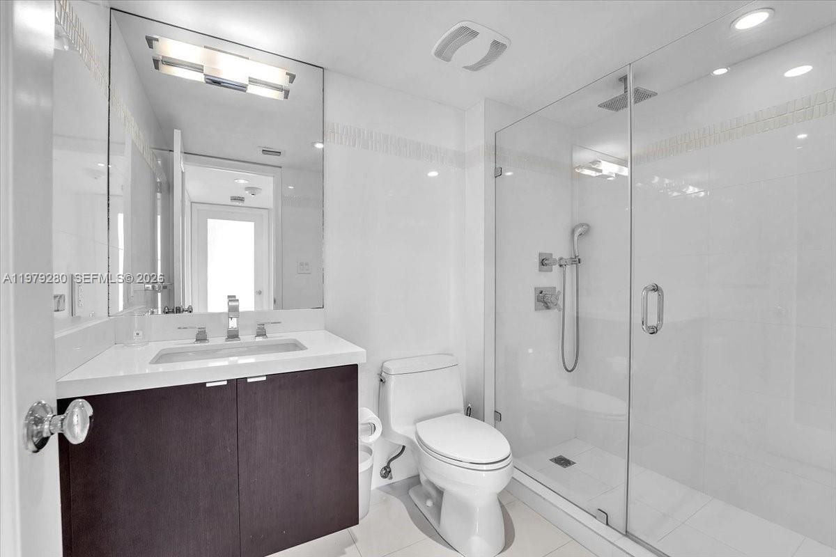 400 S Pointe Dr #1910 Miami Beach, FL 33139