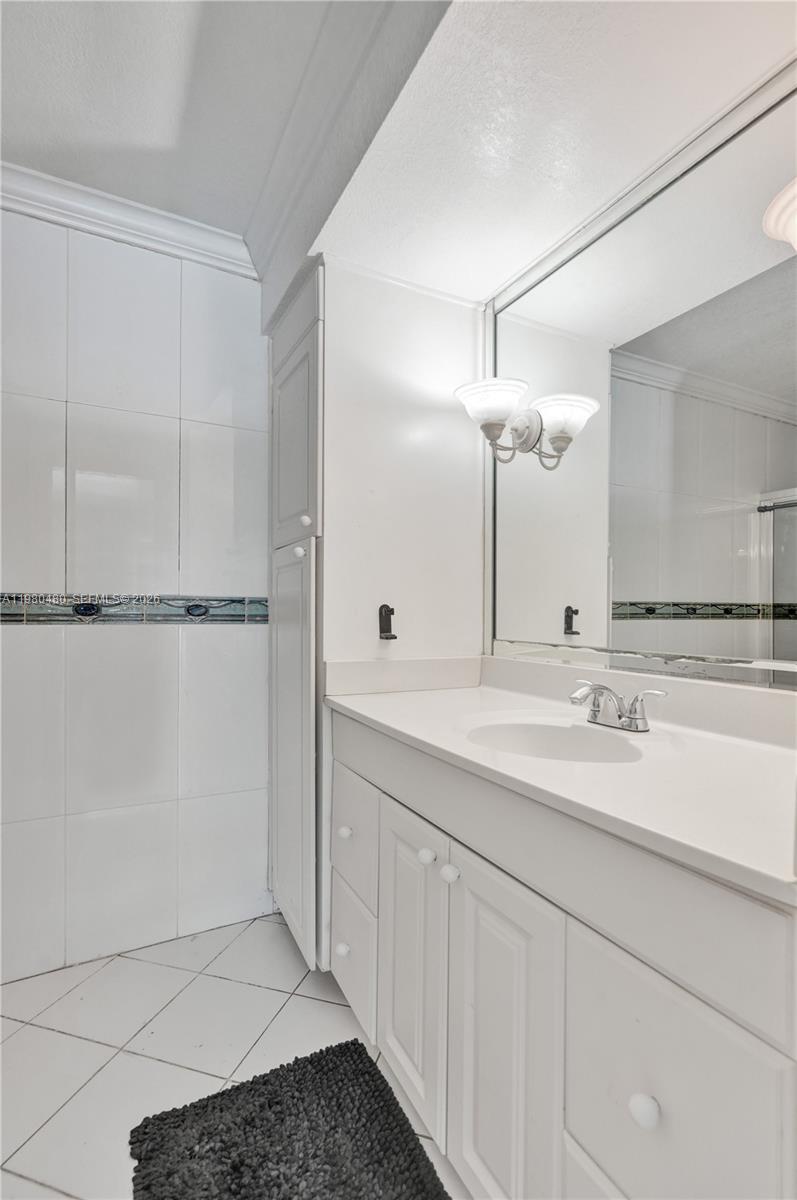 8699 NW 26th Pl Sunrise, FL 33322