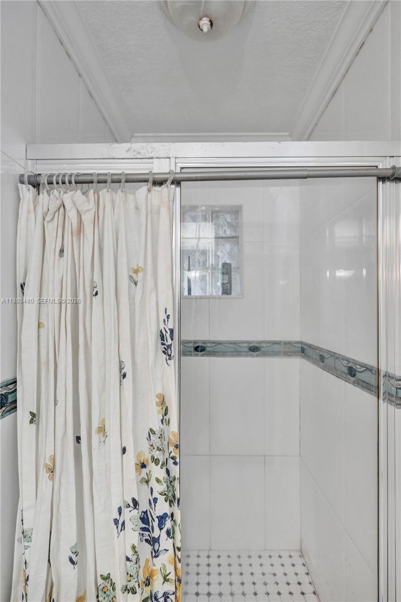 8699 NW 26th Pl Sunrise, FL 33322