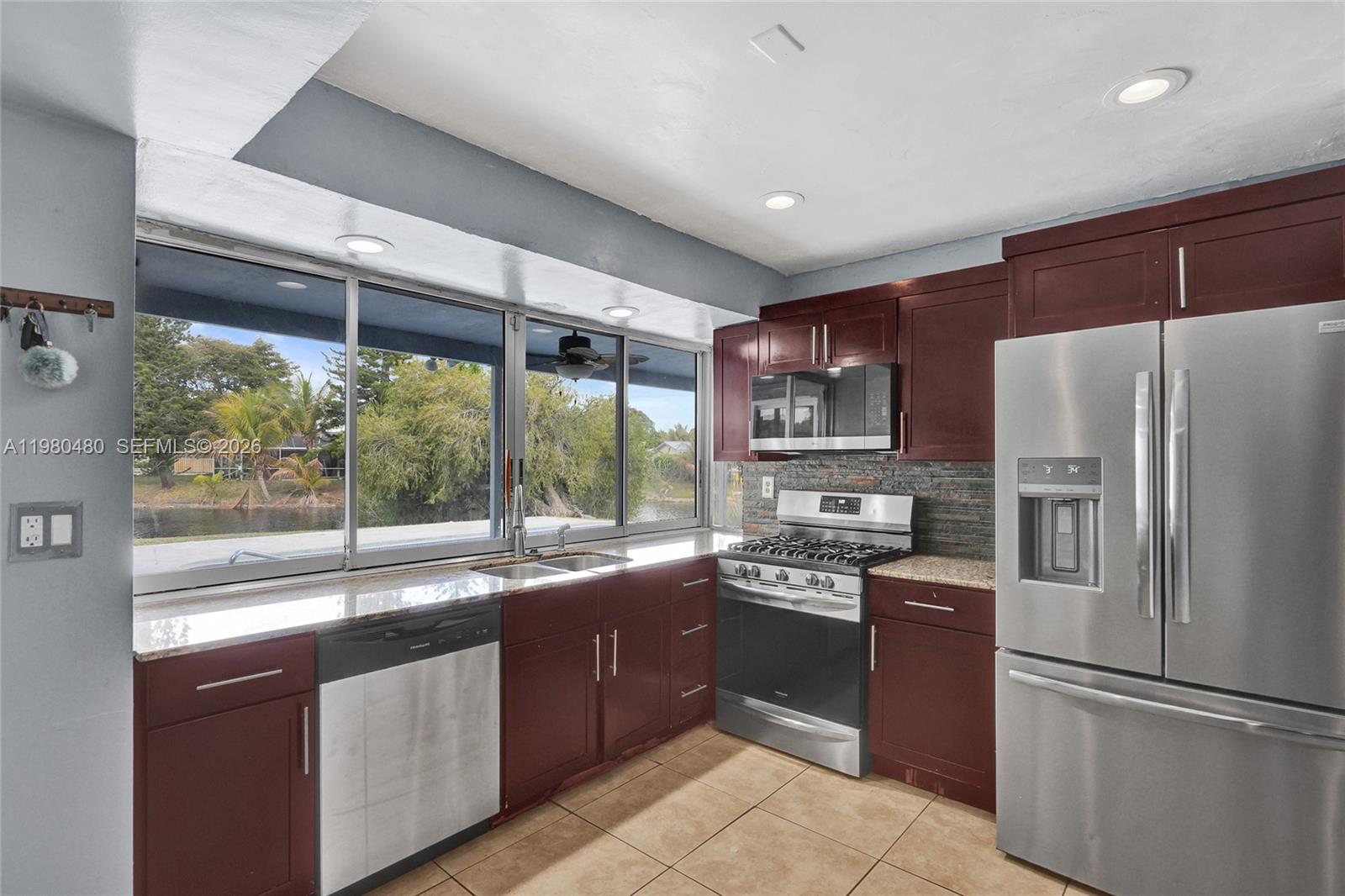 8699 NW 26th Pl Sunrise, FL 33322