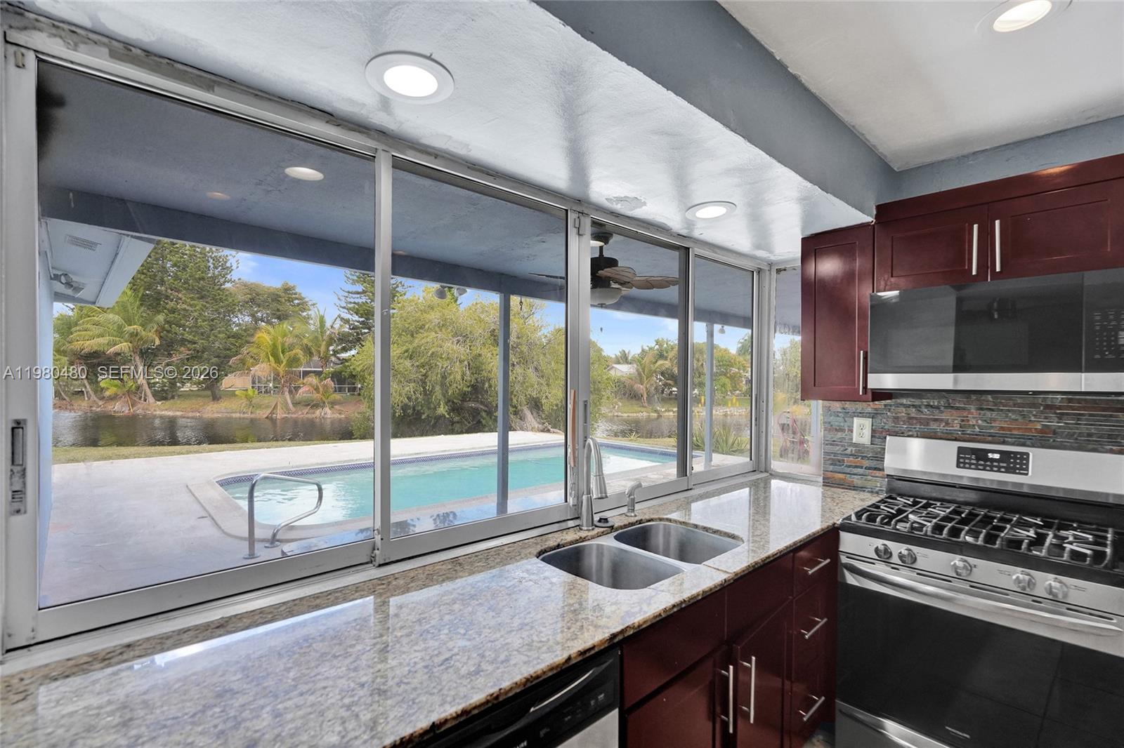 8699 NW 26th Pl Sunrise, FL 33322