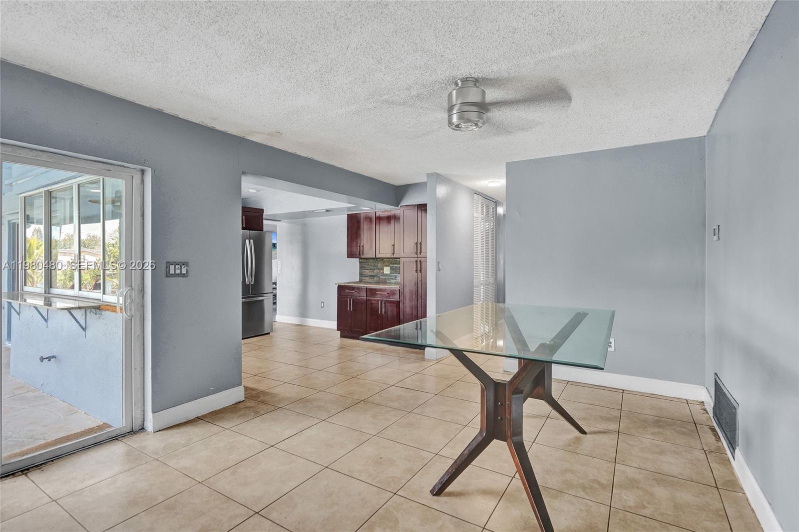 8699 NW 26th Pl Sunrise, FL 33322