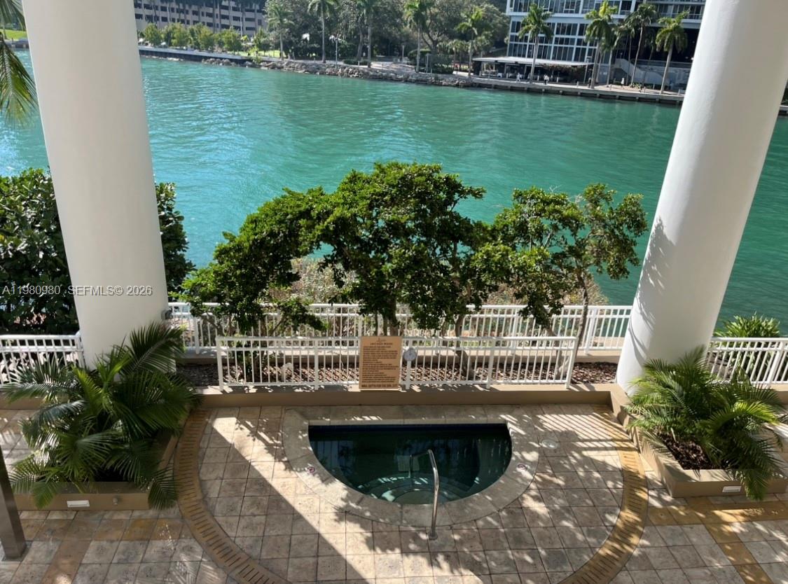 801 Brickell Key Blvd #806 Miami, FL 33131
