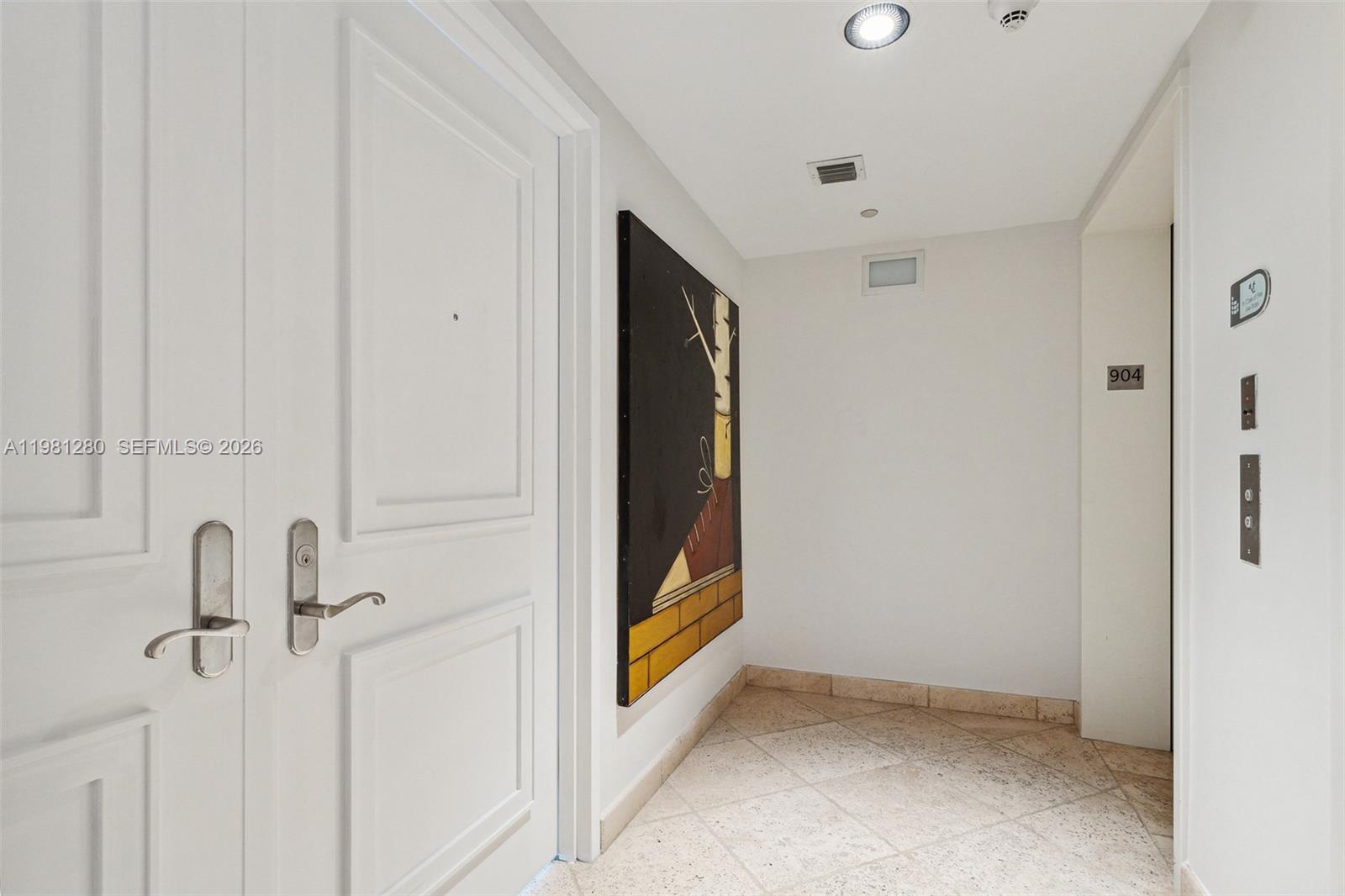 1000 S Pointe Dr #904 Miami Beach, FL 33139