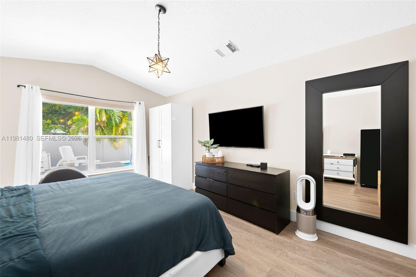 334 SW 194th Ave Pembroke Pines, FL 33029